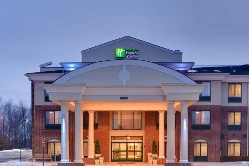 Holiday Inn Express & Suites DETROIT-NOVI by IHG