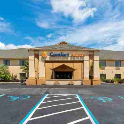 Comfort Suites Hotel Exterior