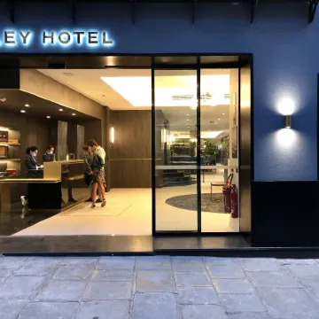 Pley Hotel Hotels in der Nähe von Metro-Bahnhof Monceau