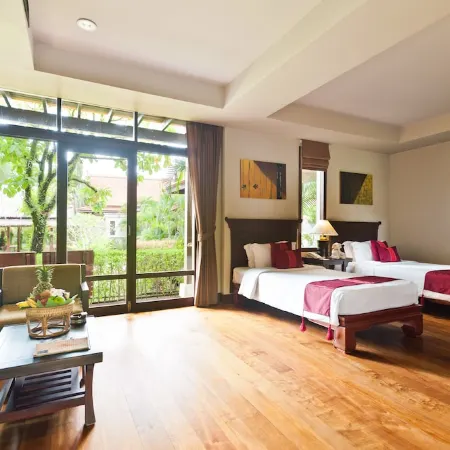Khaolak Bhandari Resort & Spa Отели рядом с достопримечательностью «Каолак-Бич»