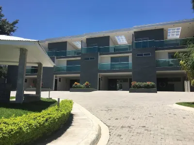 Las Yagrumas Condo Escazu Hotels near Parquecito Urbanización de la Rosa