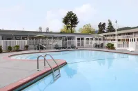 Days Inn by Wyndham Ukiah - Pools