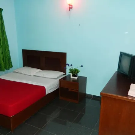 Riverside Hotel