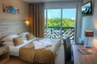 Les Terrasses d'Atlanthal Hotels near Eglise Saint-Leon.