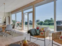"Sebbi" - 90m from the Sea - Homestays