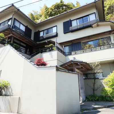 Yadokari a Hot-Spring Inn Featuring Local Seafood Cuisine Hotel in zona Spiaggia di Nagahama