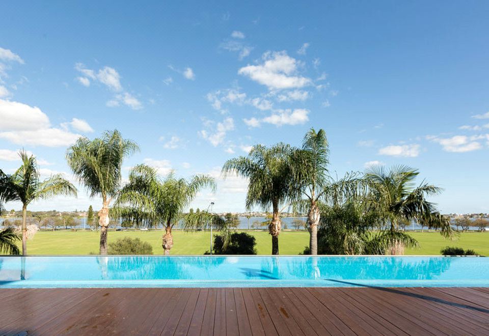 크라운 플라자 퍼스