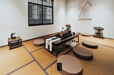 changxingluyinminsu Отели рядом с достопримечательностью «The Tribute Tea Museum of Tang Daynsaty»