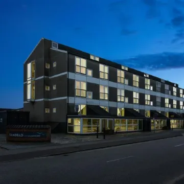 "Naike" - 100m from the Sea