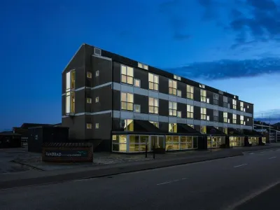 "Naike" - 100m from the Sea