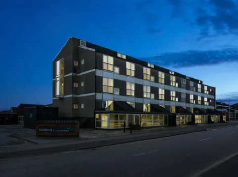 "Naike" - 100m from the Sea