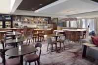 Courtyard Charlotte Arrowood - Bars