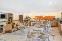 Days Inn by Wyndham Shallotte - breakfast