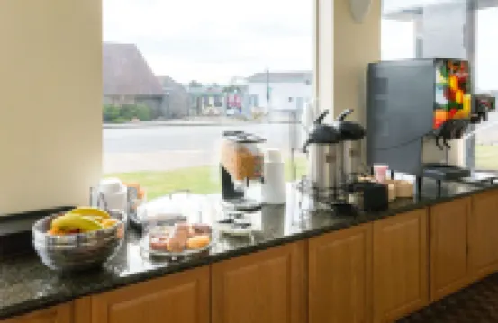 紐波特戴斯酒店 紐波特酒店