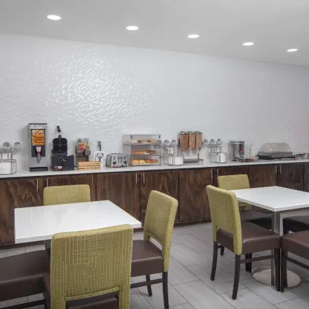 La Quinta Inn by Wyndham Calhoun South I-75