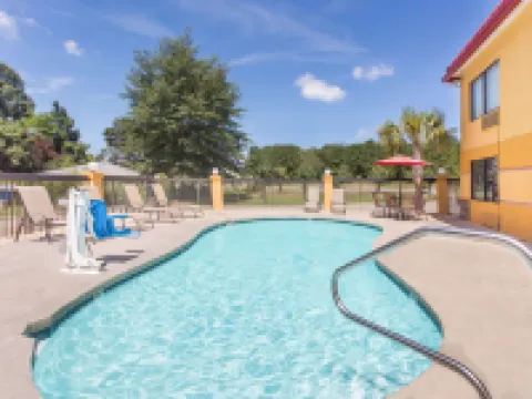 Super 8 by Wyndham Dublin Hotels in Dublin