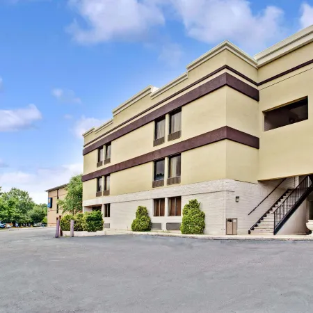 Super 8 by Wyndham Raleigh Downtown