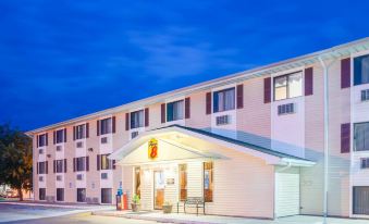 Super 8 by Wyndham Burlington