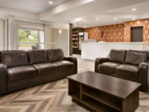 Super 8 by Wyndham Ajax/Toronto on Hotels in Ajax