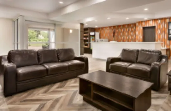 Super 8 by Wyndham Ajax/Toronto on