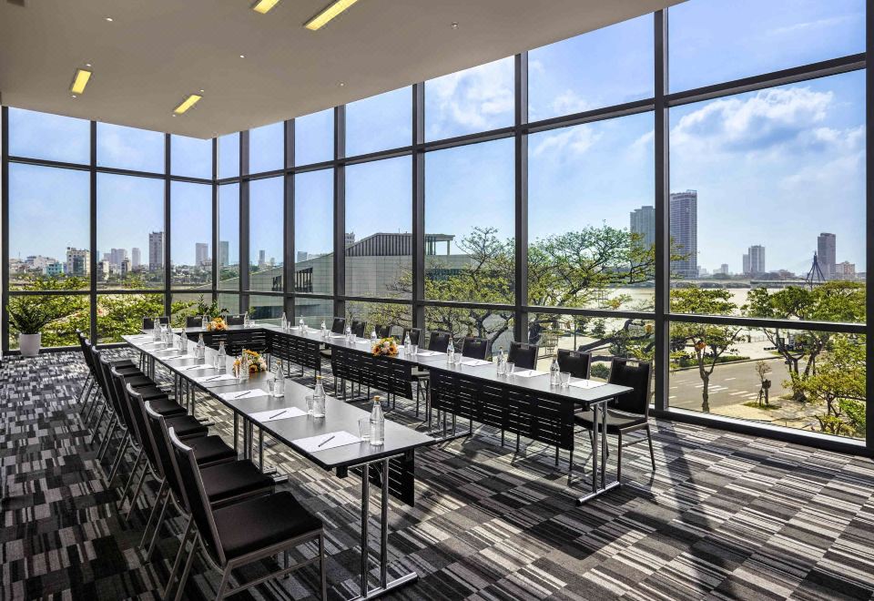 노보텔 다낭 프리미어 한 리버 수영장