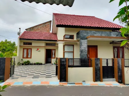 Omah Tawang Homestay Temanggung Отели в г. Kranggan