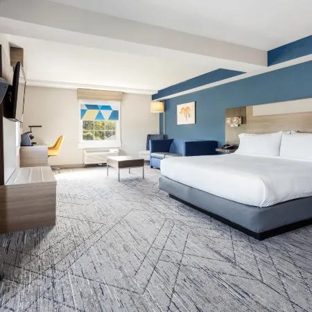 Holiday Inn Express & Suites WILLIAMSBURG by IHG