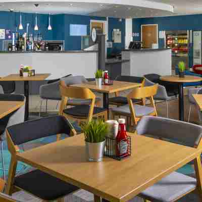 Holiday Inn Express LICHFIELD by IHG Dining/Meeting Rooms