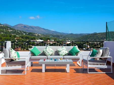 Calpe Bay 04 Отели рядом с достопримечательностью «Observatori d'aus de Les Salines»