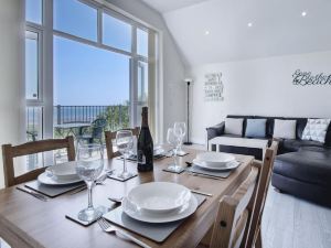 Campbell - 2 Bedroom Apartment - Pendine