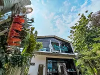 Deru Air Cafe & Campground Sentul Các khách sạn ở Sukamakmur