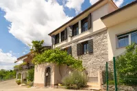 Villa Salvia with Pool Hotel di 