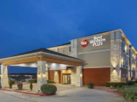 BestWestern Plus Luling Inn Hotels in Luling