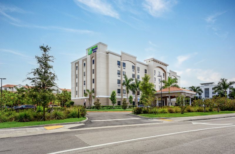 Holiday Inn Express & Suites Miramar by IHG