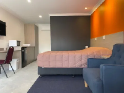 홈스테드 모텔 더보