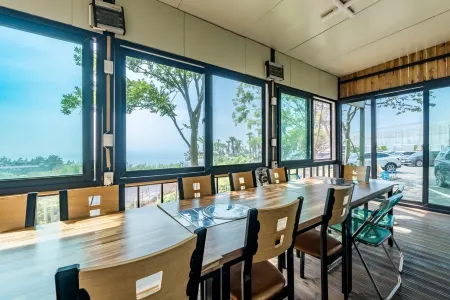 Road96 Caravan and Poolvilla Отели в г. Йонгван