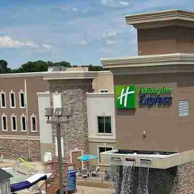 Holiday Inn Express Wisconsin Dells Hotel Exterior