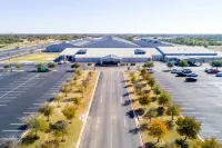 Staybridge Suites COLLEGE STATION by IHG - Parking