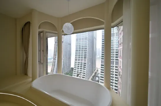 Yicheng High-altitude River View Homestay (Chongqing Hongyadong Chaotianmen Square)