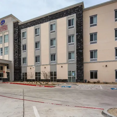 Comfort Suites - University