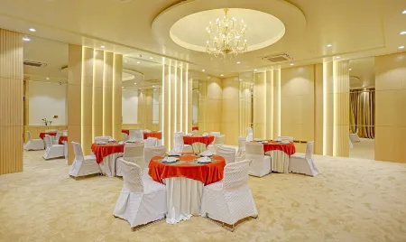 Treebo Premium Golden Bliss Trimurti Nagar Square Отели рядом с достопримечательностью «Ramtek Fort Temple»