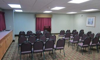 Country Inn & Suites by Radisson, Battle Creek, MI