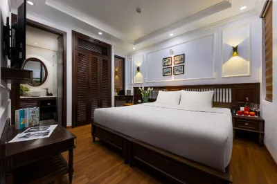 Paddy Hotel Hotels near Cung cá heo Hạ Long