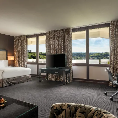 DoubleTree by Hilton Luxembourg Отели рядом с достопримечательностью «Гар»