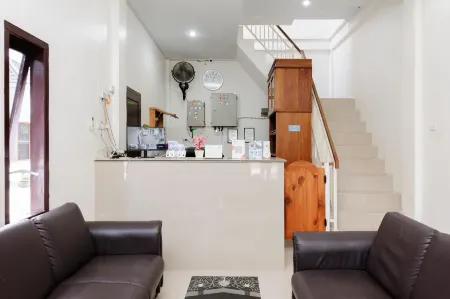 RedDoorz Syariah Near Pelabuhan Ulee Lheue Banda Aceh Отели в г. Baiturrahman