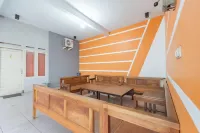 RedDoorz @ Merdeka Street Garut Hotel di Kecamatan Banyuresmi