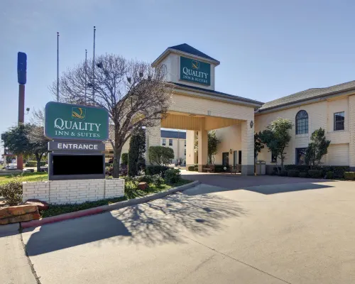 Quality Inn & Suites Hotels in Weatherford