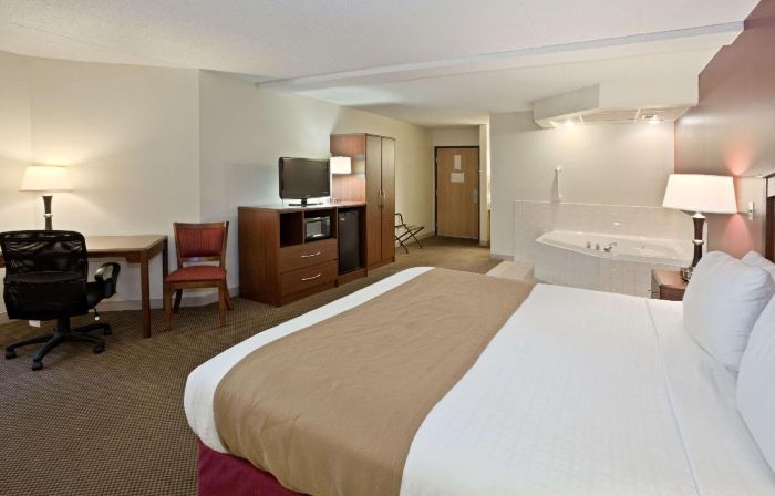 AmericInn by Wyndham Mitchell