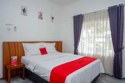 RedDoorz Near XT Square 4 Hotels in Umbulharjo