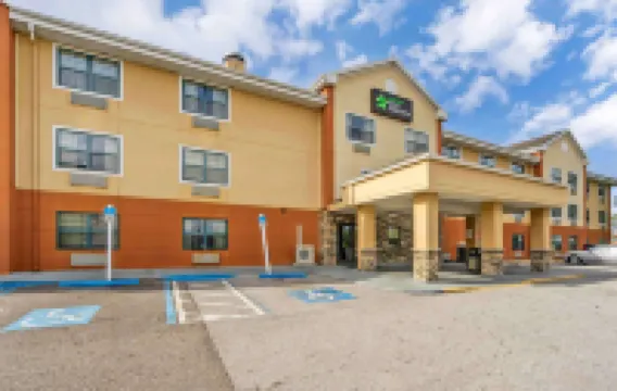 Extended Stay America Select Suites - Tampa - North - USF - Attractions Hotels in der Nähe von College of Arts and Sciences